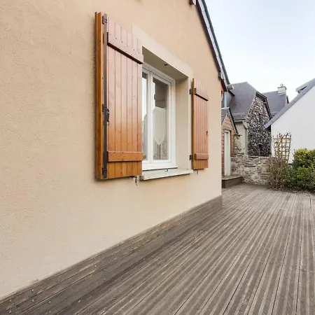 Holiday home Maison De Village 8 Pers. Avec Terrasse Et Proche Stations De A - Fr-1-402-83